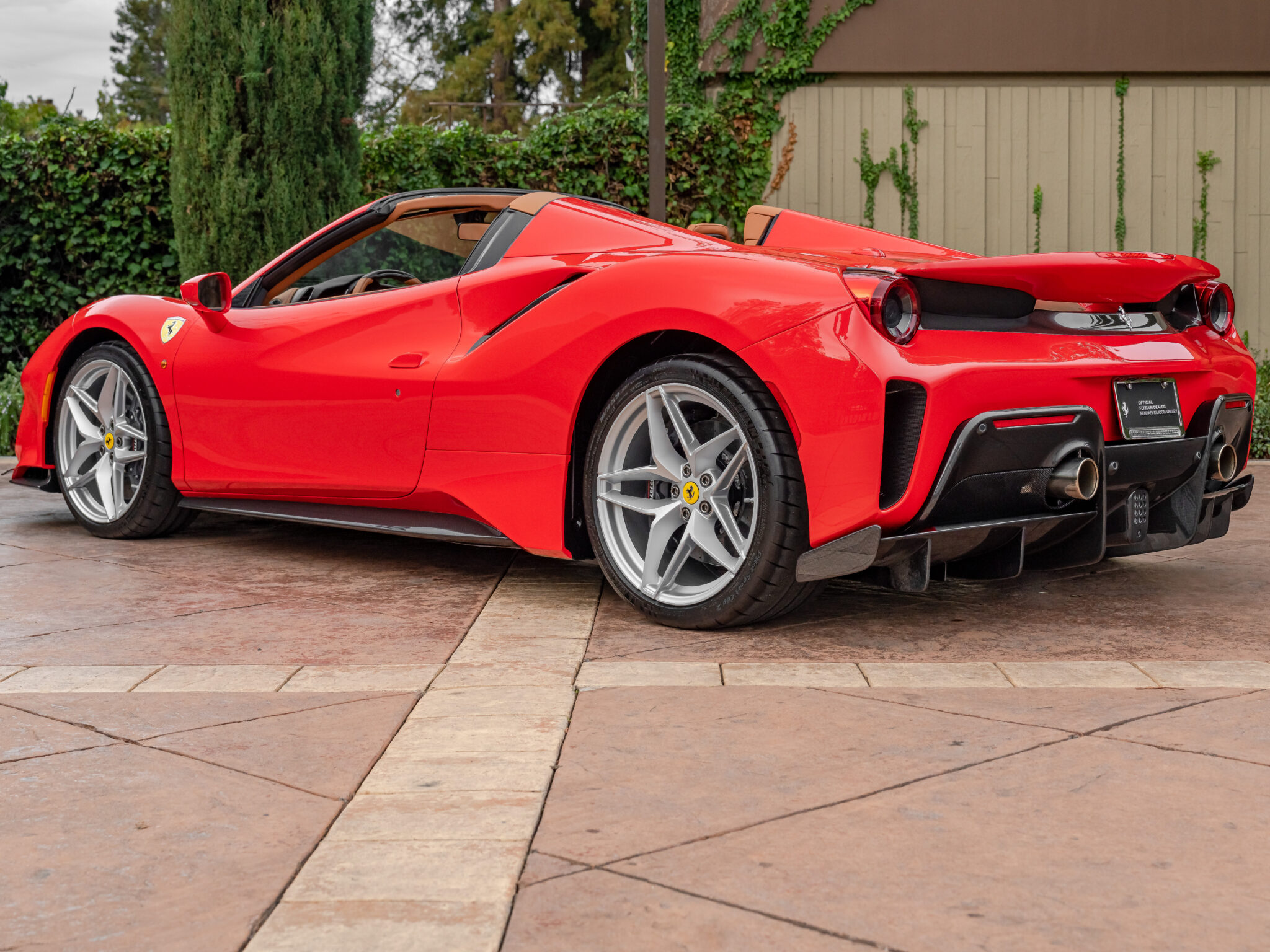 Rosso Scuderia Pista Spider-208