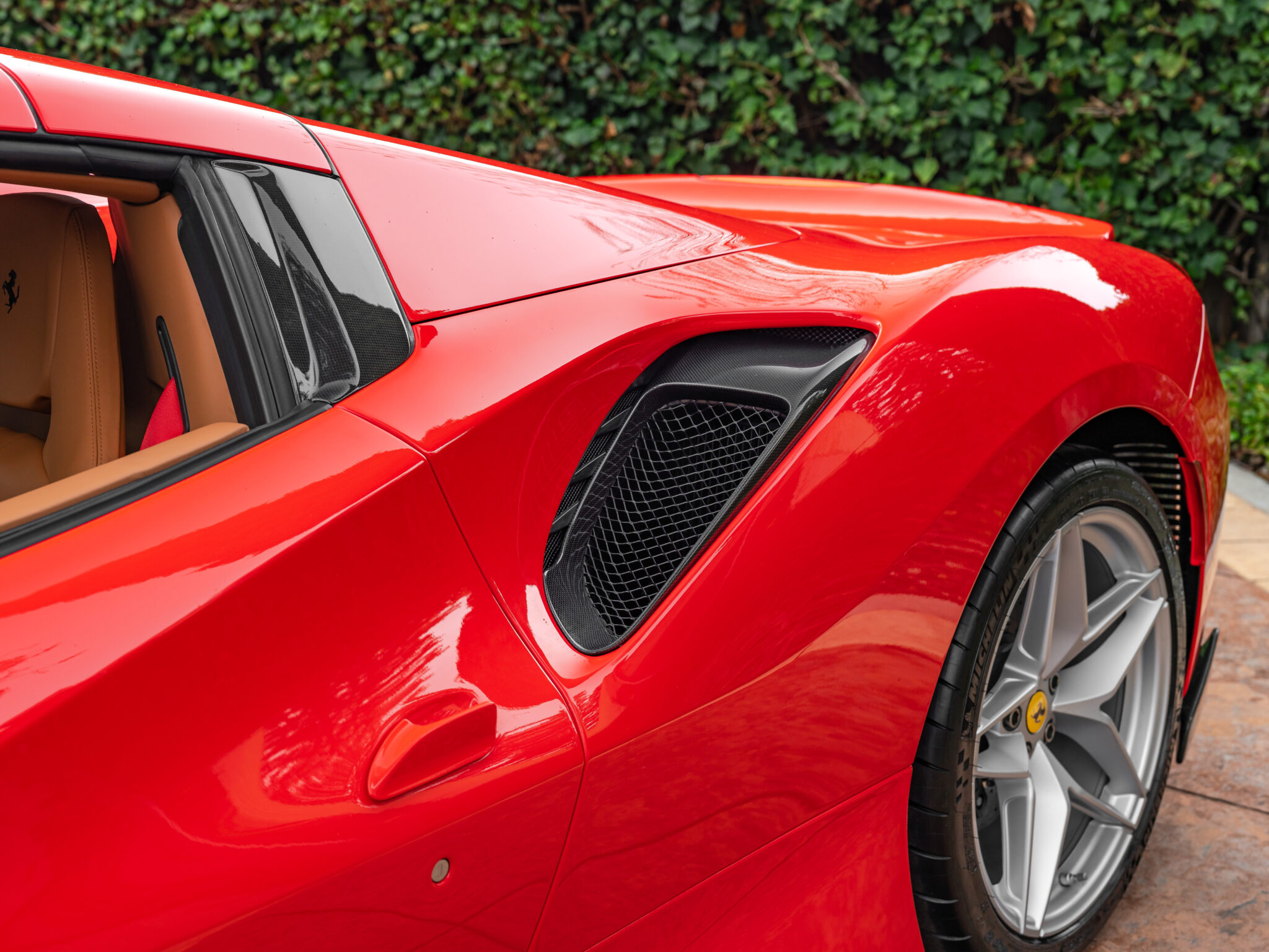 Rosso Scuderia Pista Spider-243