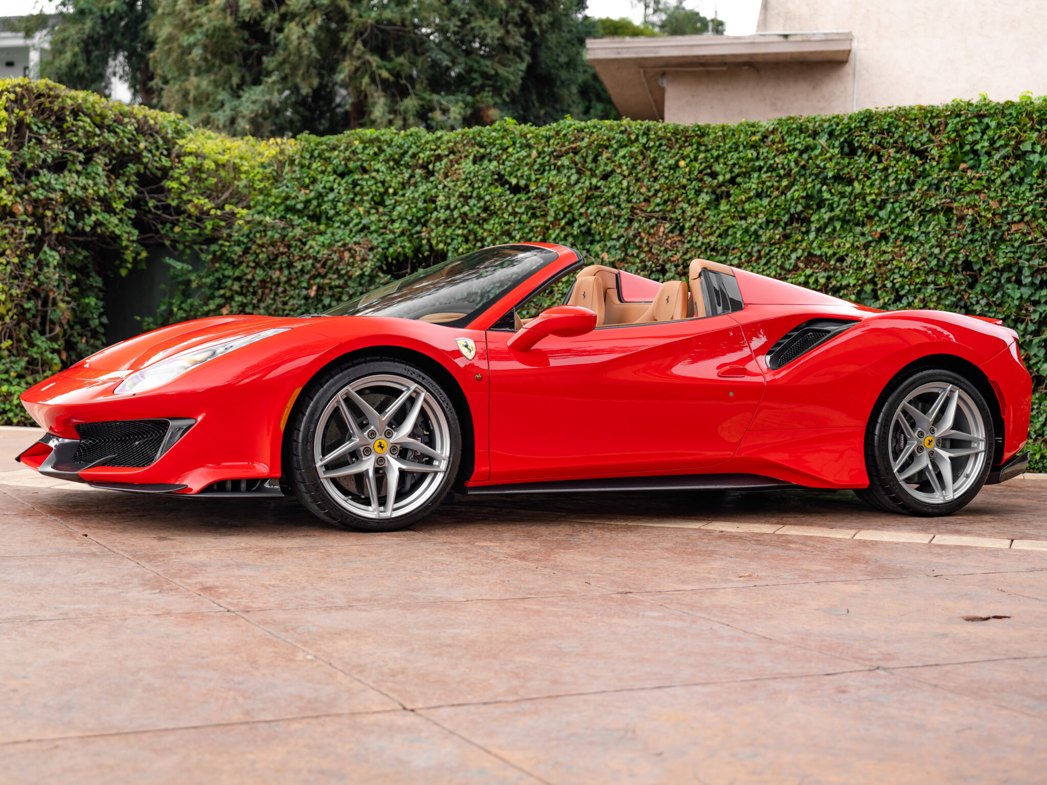 Rosso Scuderia Pista Spider-3